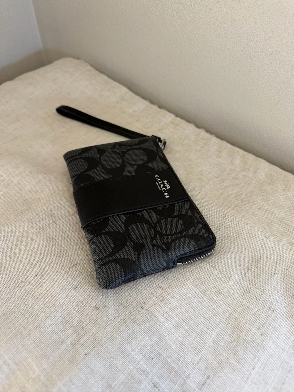 Coach Corner Zip Black Signature Canvas Wristlet